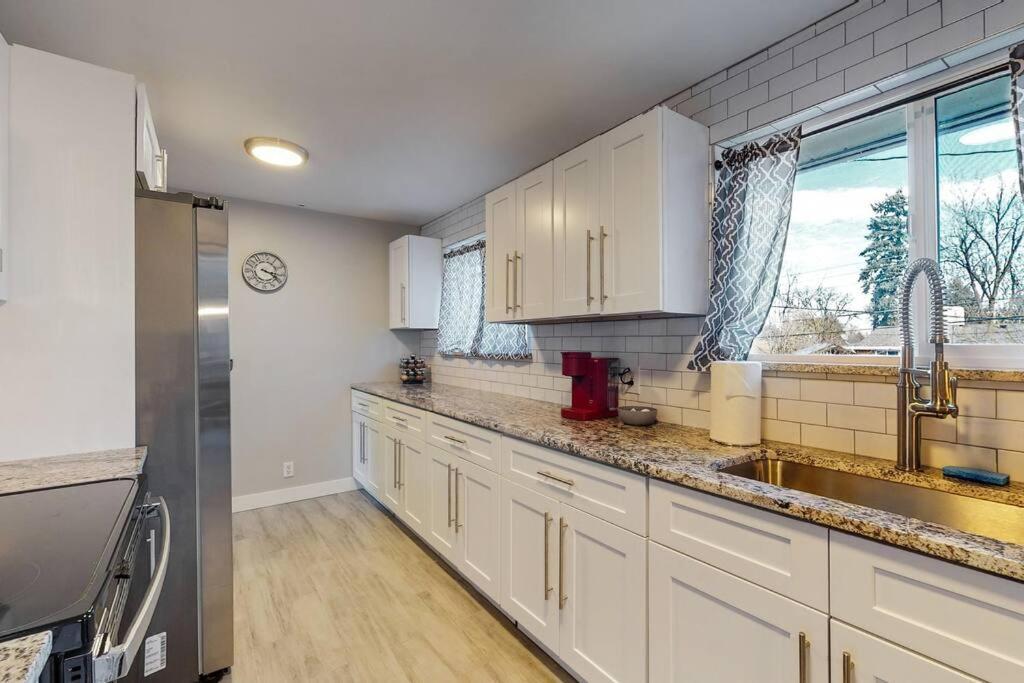 Large Remodeled Home With 5 Bedrooms 4 King Bed Centennial Exterior foto